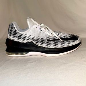 Youth Size Nike Airmax Infuriate Trainers!